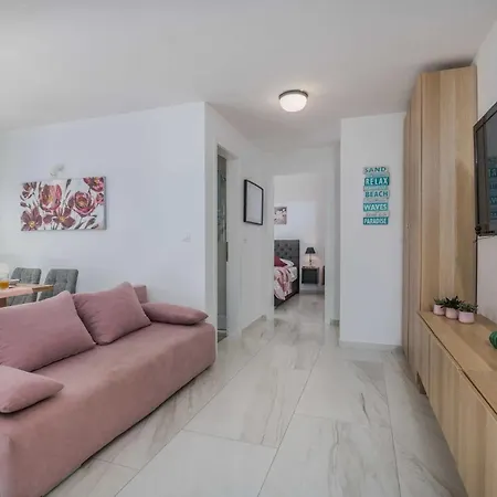 By The Sea Vantacici, Krk - 21690 Apartment Malinska