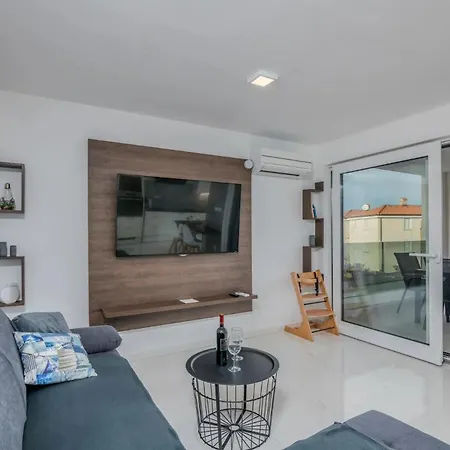 By The Sea Vantacici, Krk - 21690 شقة *